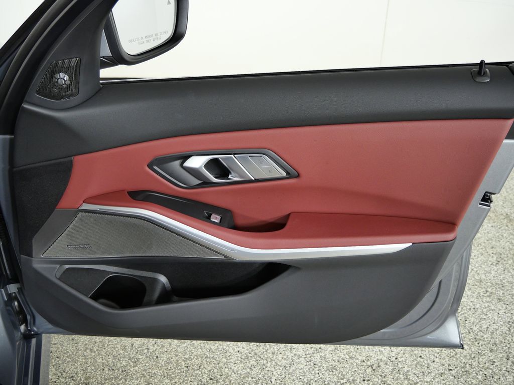 Thumbnail: 2025 BMW 3 Series - 23