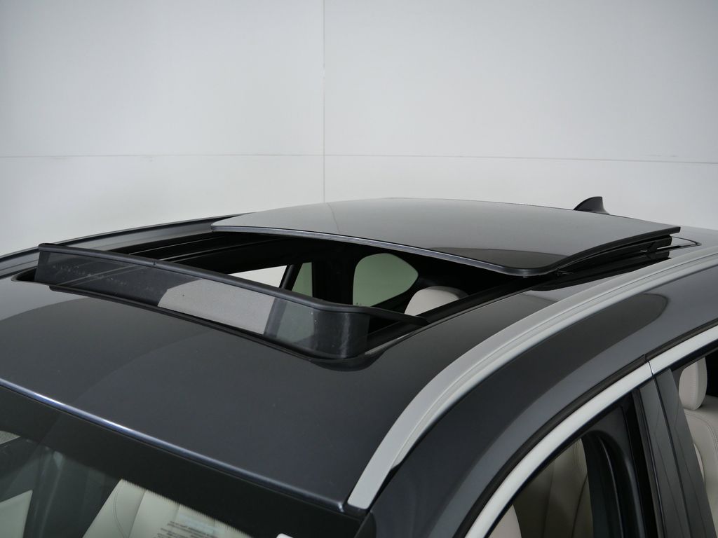 Thumbnail: 2022 BMW X1 - 19