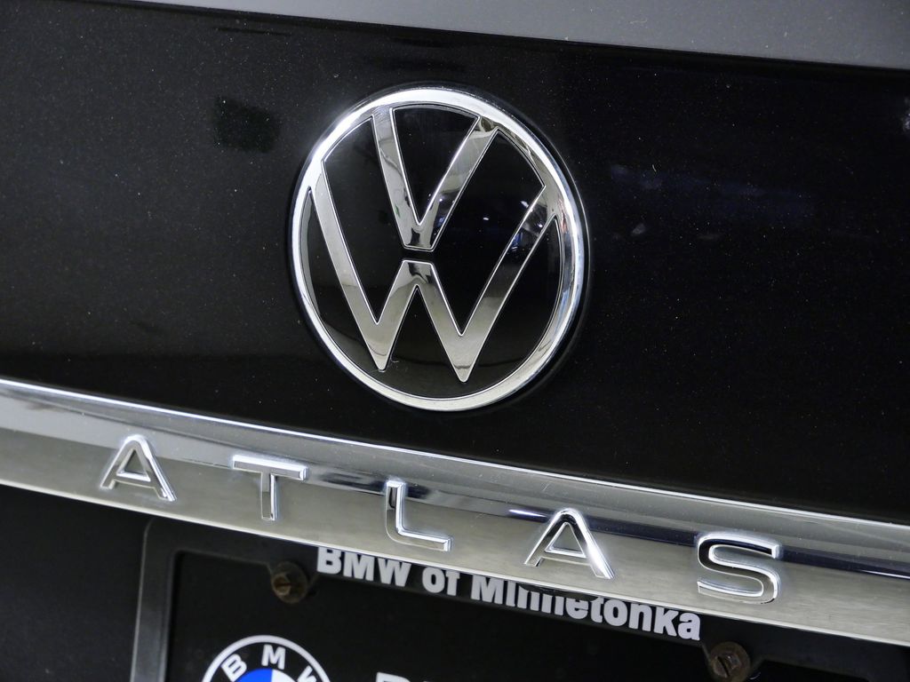Thumbnail: 2023 Volkswagen Atlas - 12