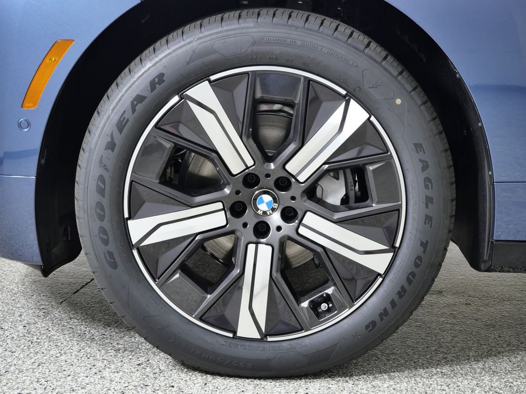 Thumbnail: 2026 BMW iX - 17