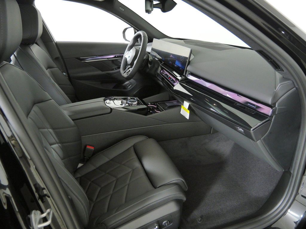 Thumbnail: 2027 BMW 5 Series - 21
