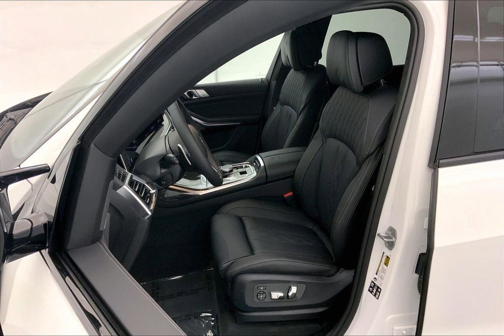 Thumbnail: 2026 BMW X7 - 11