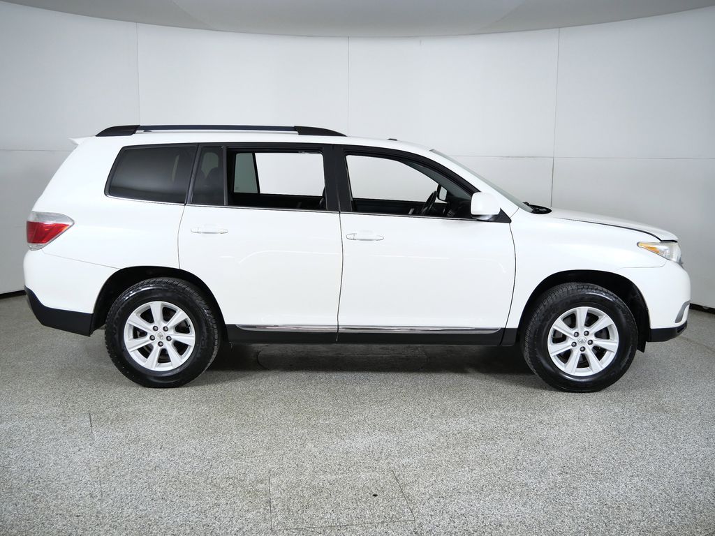 Thumbnail: 2011 Toyota Highlander - 9