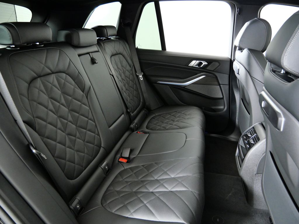 Thumbnail: 2026 BMW X5 - 27