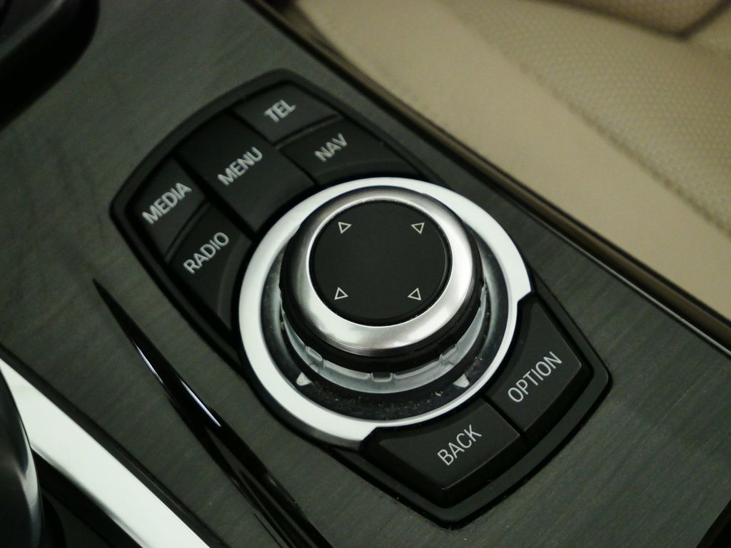 Thumbnail: 2013 BMW 5 Series - 44