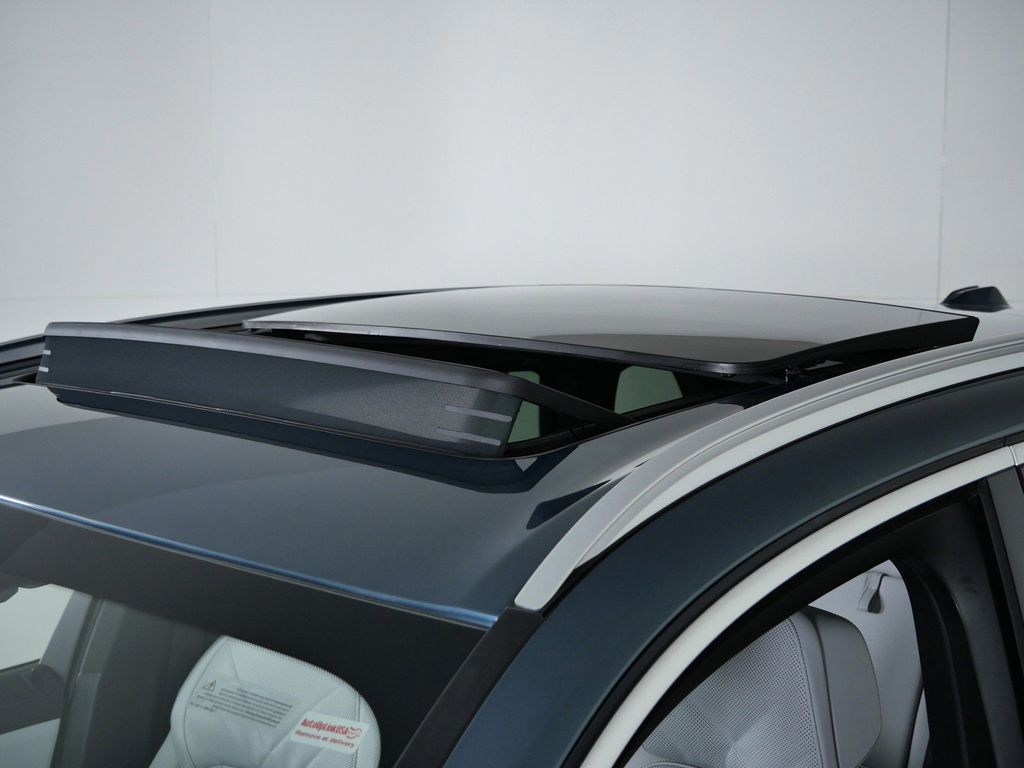 Thumbnail: 2026 BMW X5 - 18