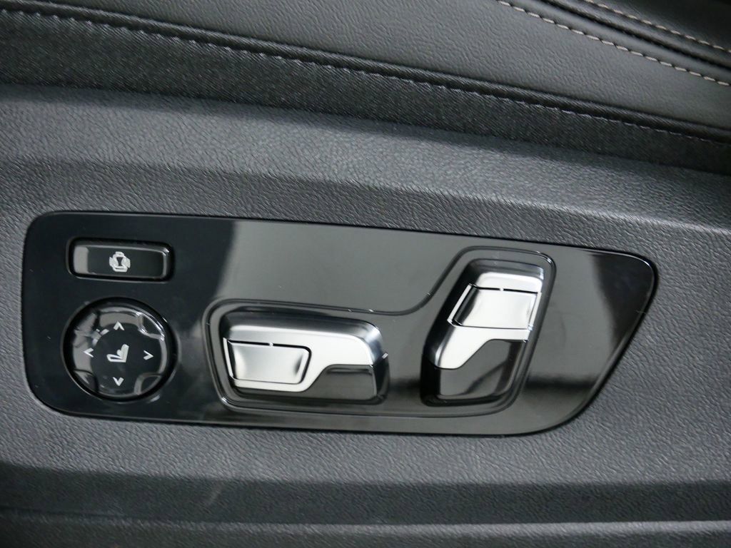 Thumbnail: 2025 BMW X7 - 38