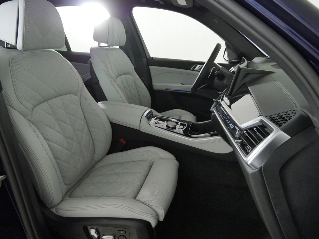 Thumbnail: 2026 BMW X5 - 21