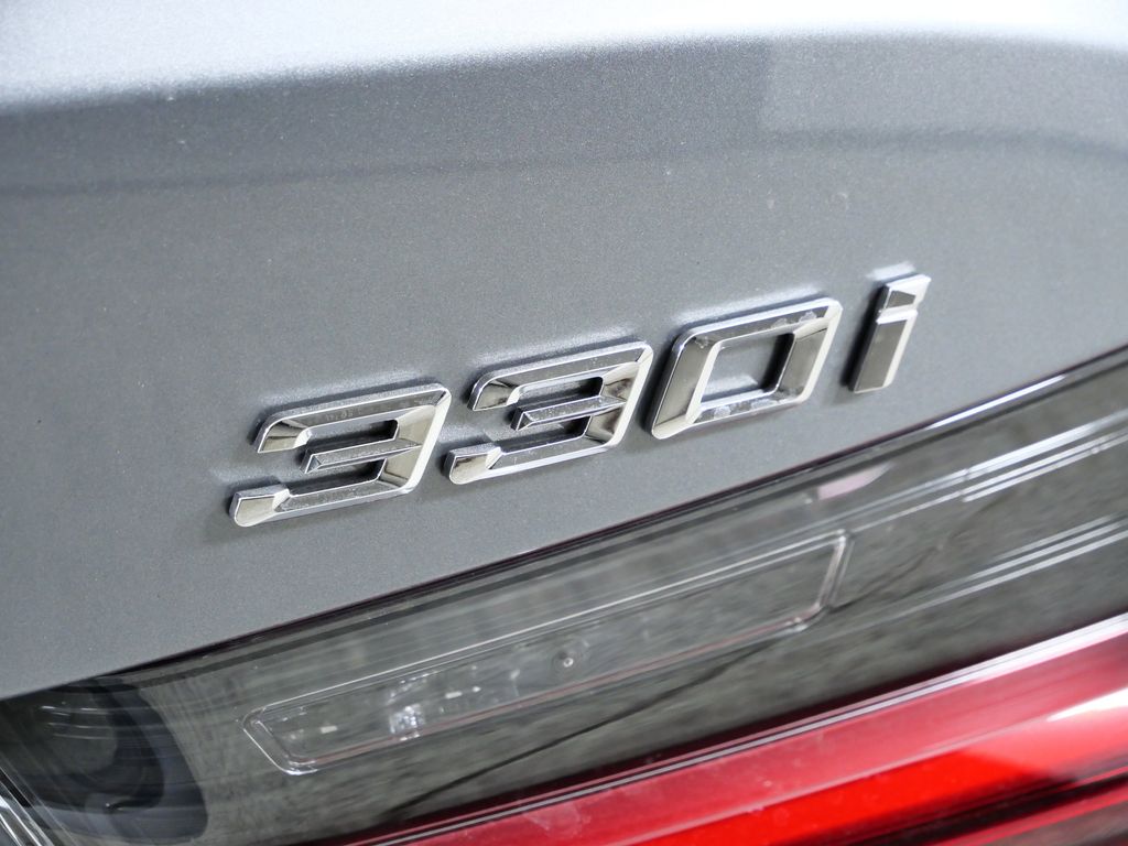 Thumbnail: 2026 BMW 3 Series - 12