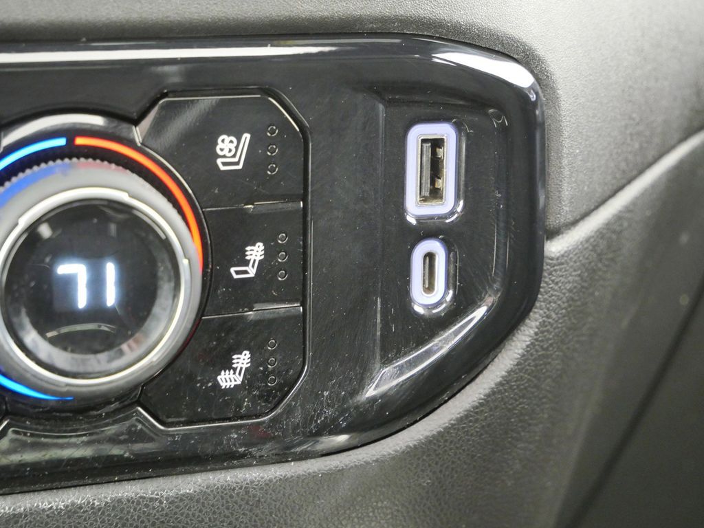 Thumbnail: 2022 Chevrolet Silverado 1500 - 46