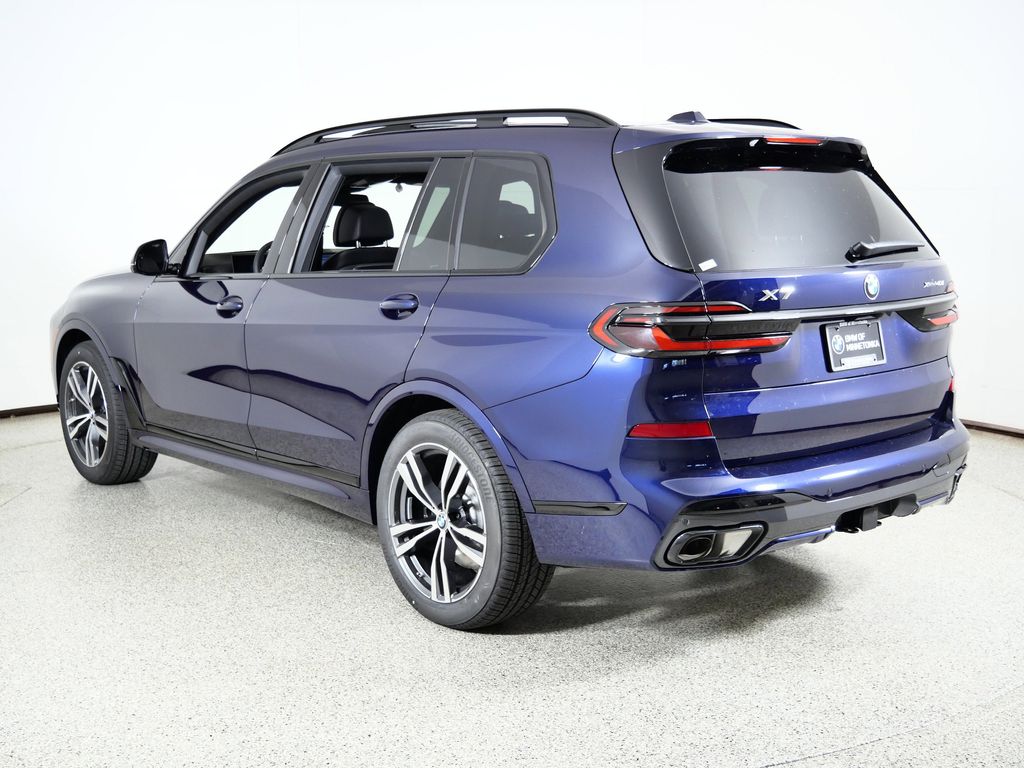 Thumbnail: 2026 BMW X7 - 14
