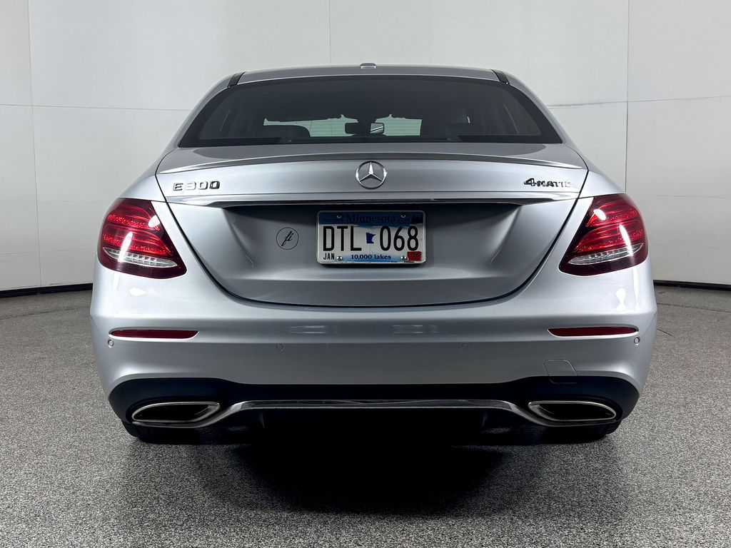Thumbnail: 2017 Mercedes-Benz E-Class - 7