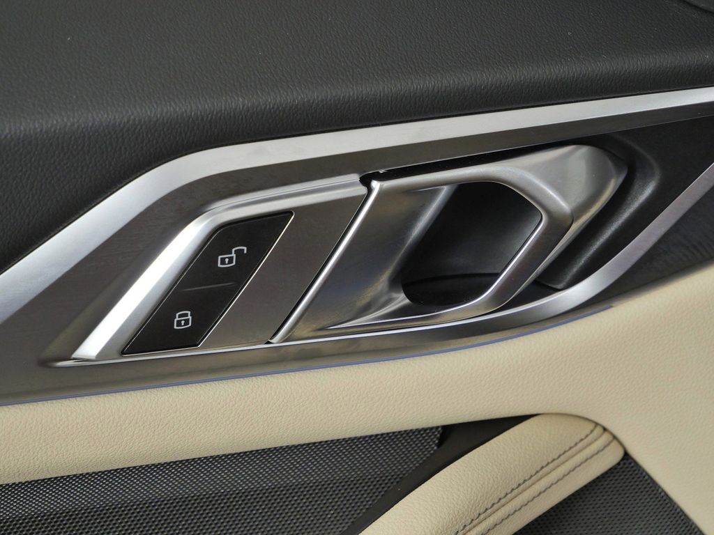 Thumbnail: 2026 BMW i4 - 35