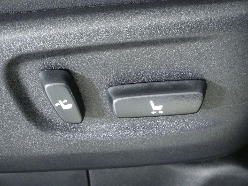 Thumbnail: 2022 Toyota 4Runner - 22