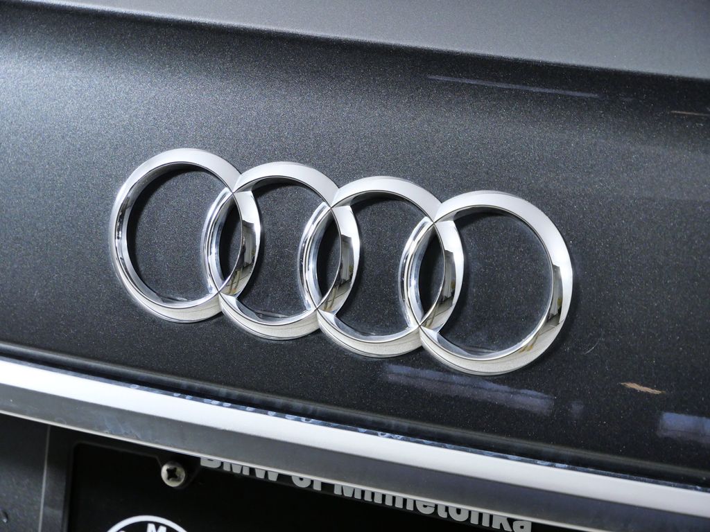 Thumbnail: 2023 Audi Q5 - 12