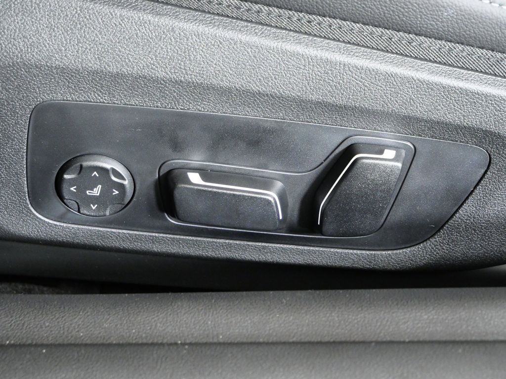 Thumbnail: 2026 BMW 4 Series - 36