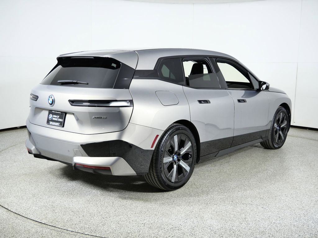 Thumbnail: 2023 BMW iX - 11