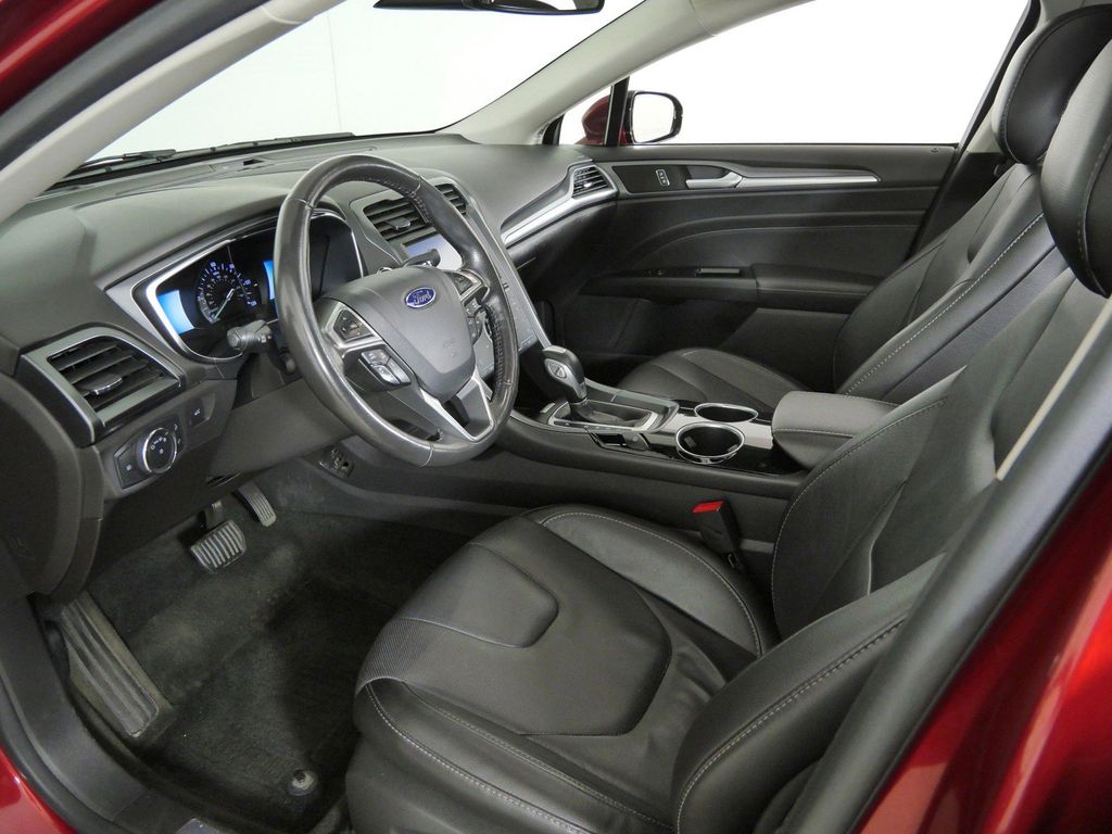 Thumbnail: 2013 Ford Fusion - 32