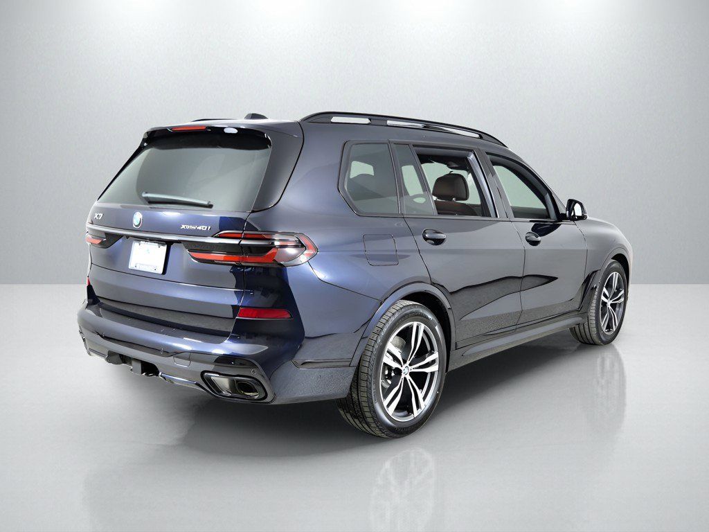 Thumbnail: 2026 BMW X7 - 10
