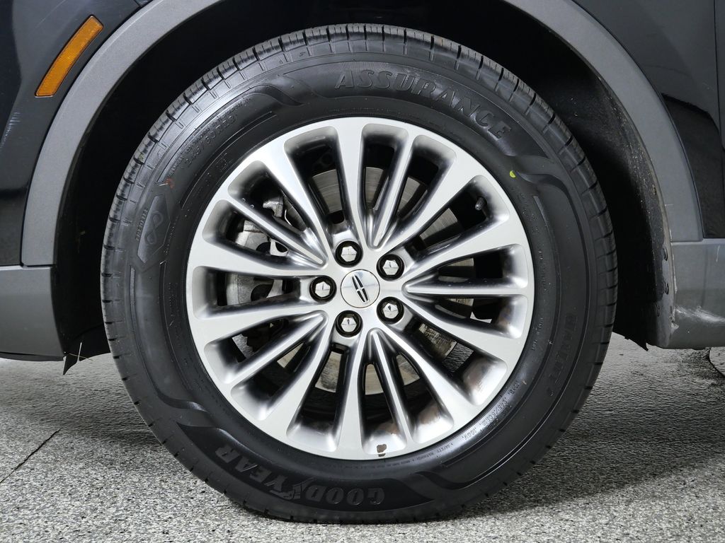 Thumbnail: 2017 Lincoln MKX - 18