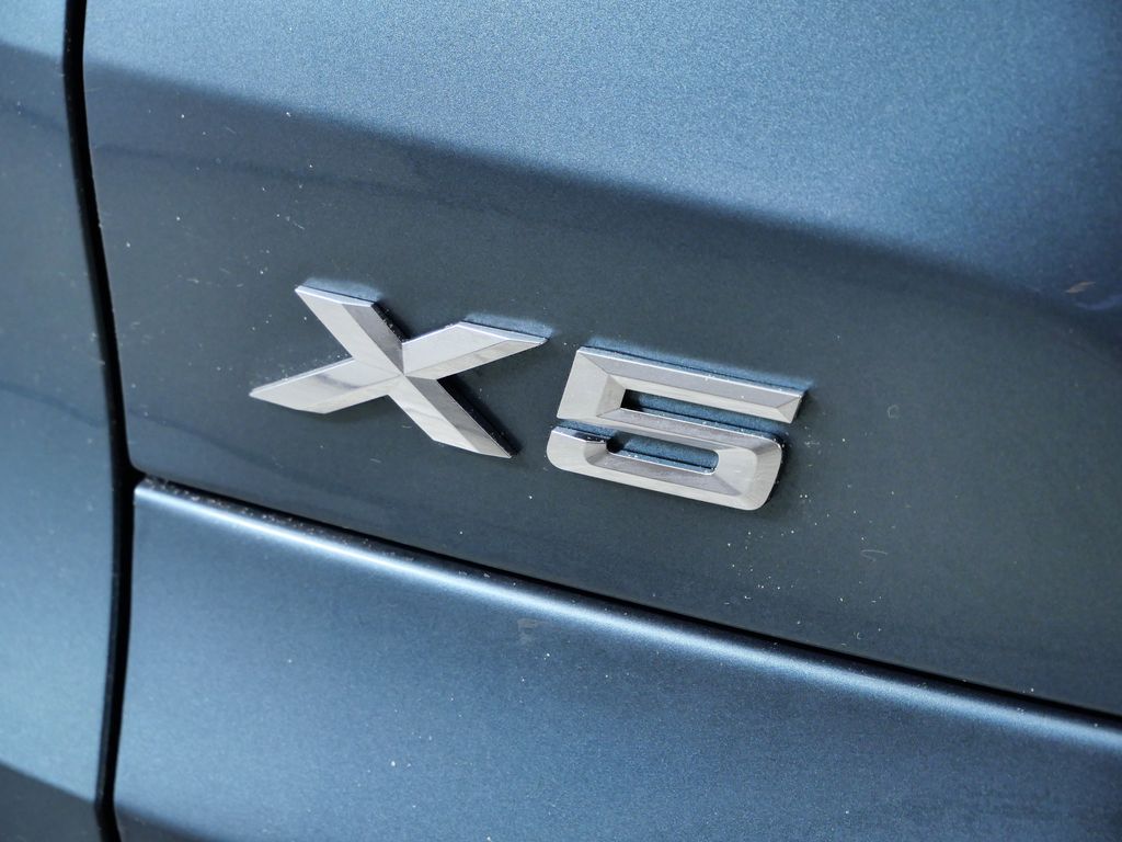 Thumbnail: 2026 BMW X5 - 13