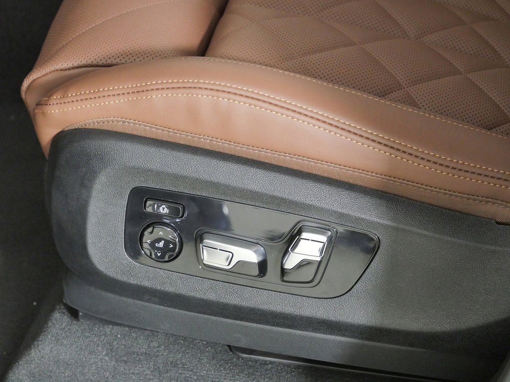 Thumbnail: 2026 BMW X5 - 38