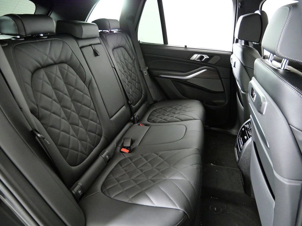 Thumbnail: 2026 BMW X5 - 27
