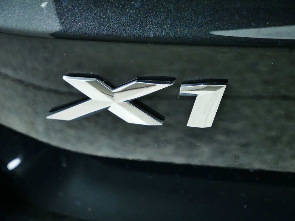 Thumbnail: 2026 BMW X1 - 12