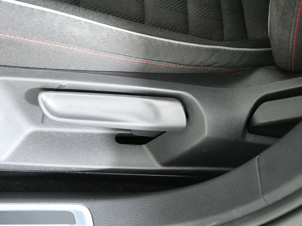 Thumbnail: 2019 Volkswagen Jetta - 36