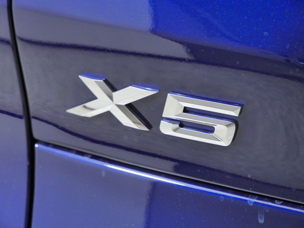 Thumbnail: 2026 BMW X5 - 13