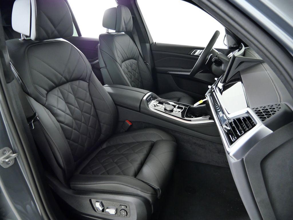 Thumbnail: 2026 BMW X5 - 21