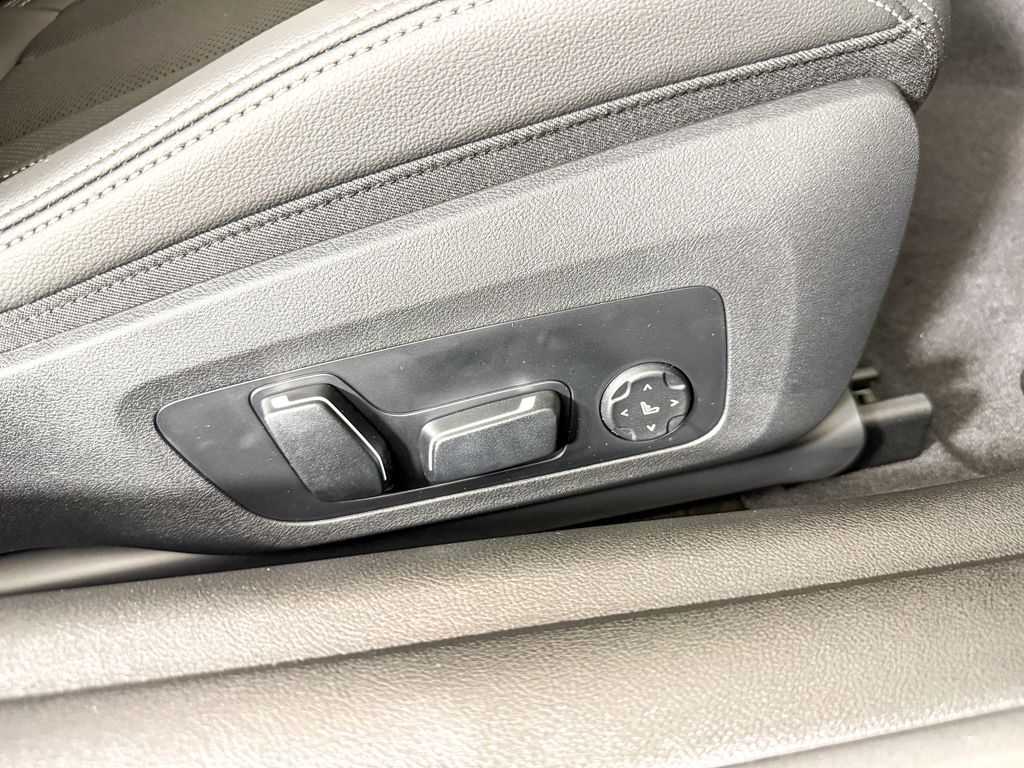 Thumbnail: 2026 BMW 4 Series - 23