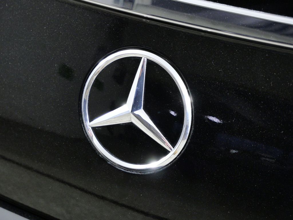 Thumbnail: 2018 Mercedes-Benz C-Class - 12