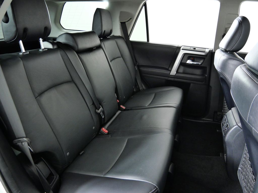 Thumbnail: 2022 Toyota 4Runner - 25