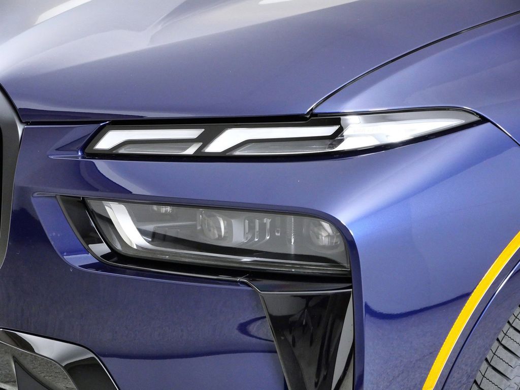 Thumbnail: 2026 BMW X7 - 3