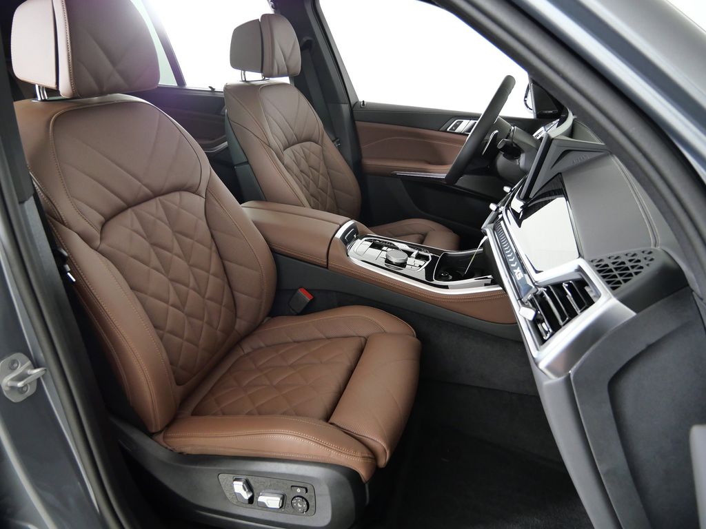 Thumbnail: 2026 BMW X5 - 21