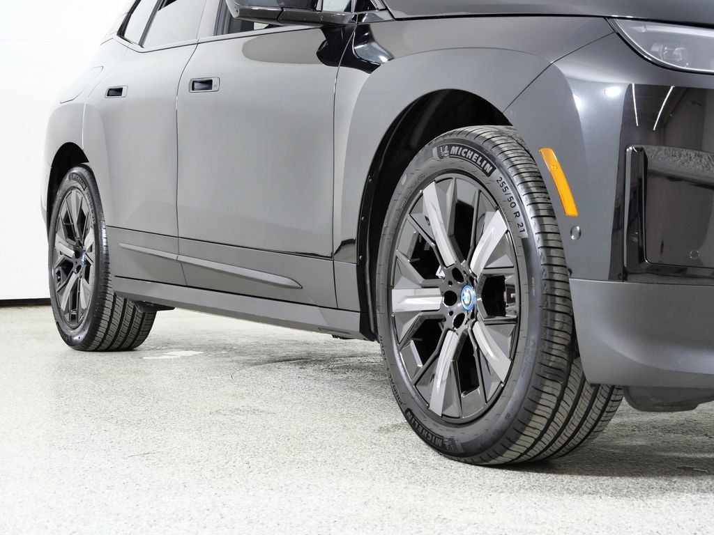 Thumbnail: 2025 BMW iX - 8