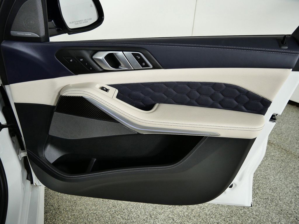 Thumbnail: 2023 BMW X5 - 19