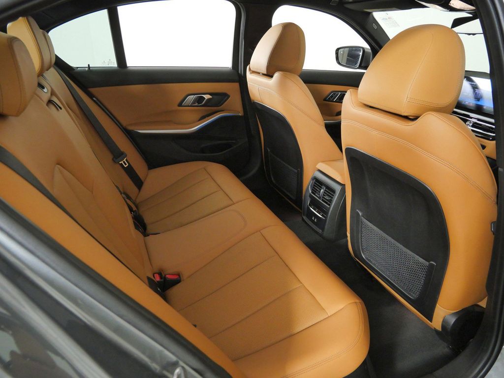 Thumbnail: 2023 BMW 3 Series - 25