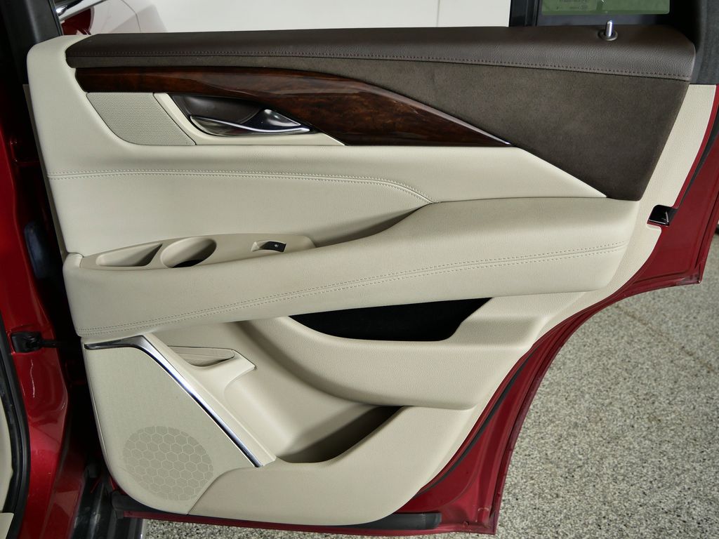Thumbnail: 2015 Cadillac Escalade - 25