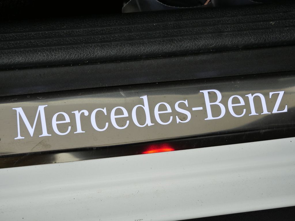 Thumbnail: 2019 Mercedes-Benz GLC - 24