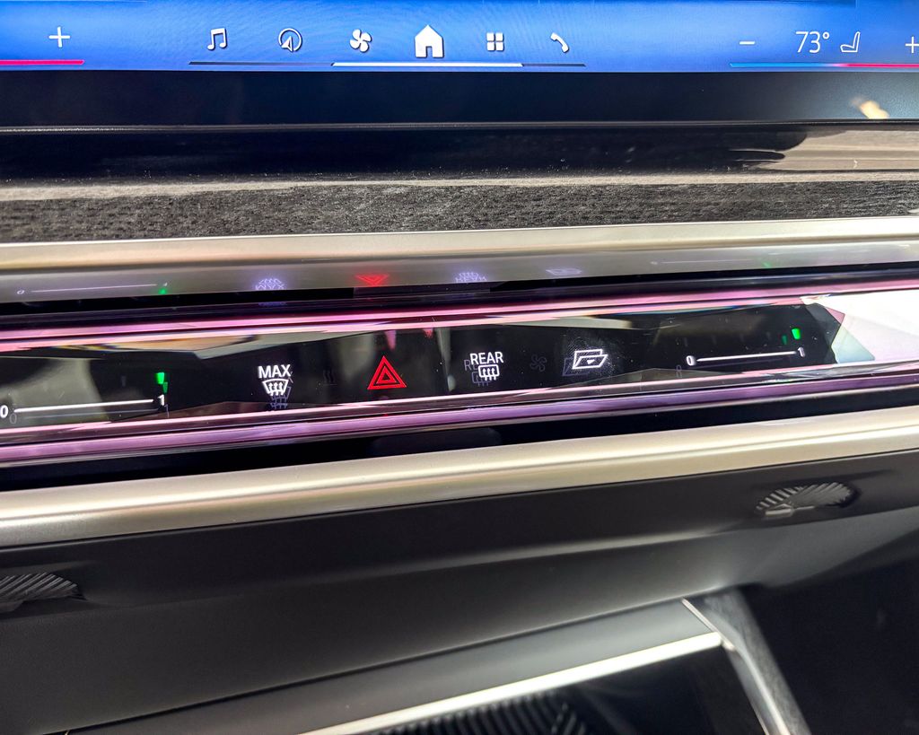 Thumbnail: 2025 BMW 7 Series - 43