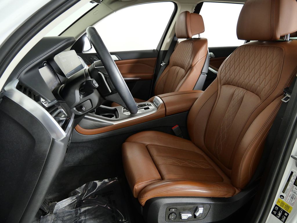 Thumbnail: 2022 BMW X7 - 42