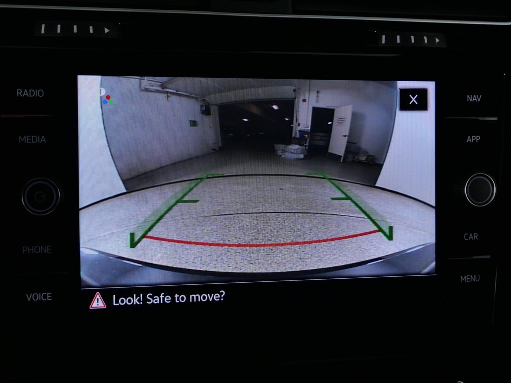 Thumbnail: 2021 Volkswagen Golf - 50