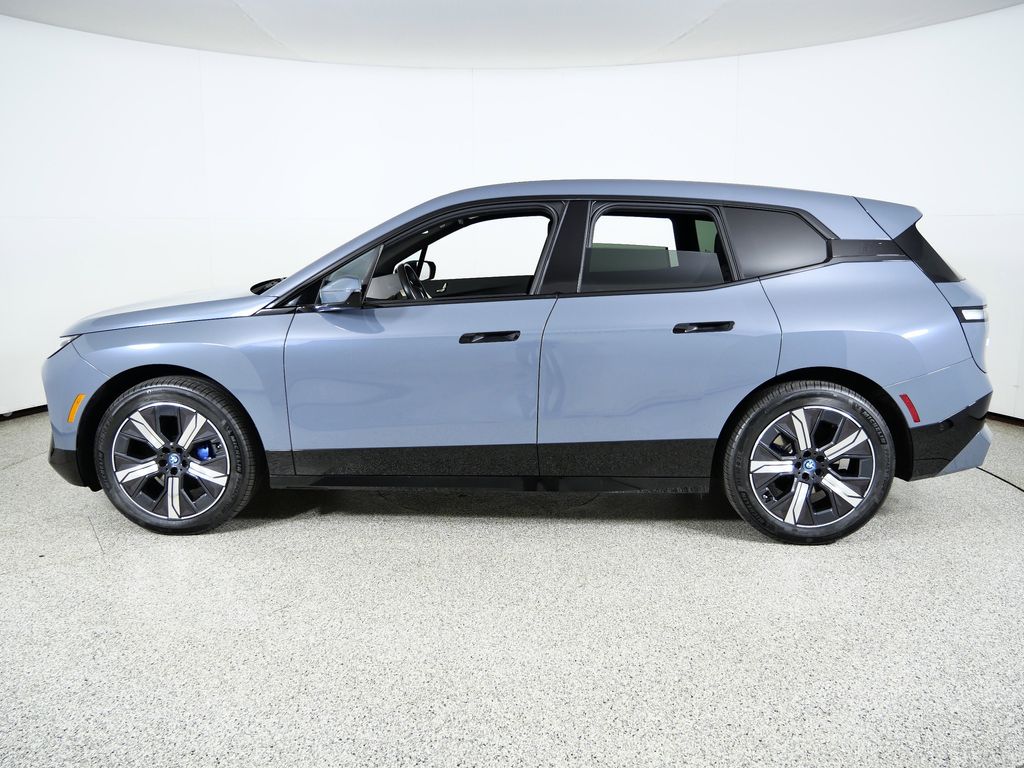 Thumbnail: 2024 BMW iX - 18