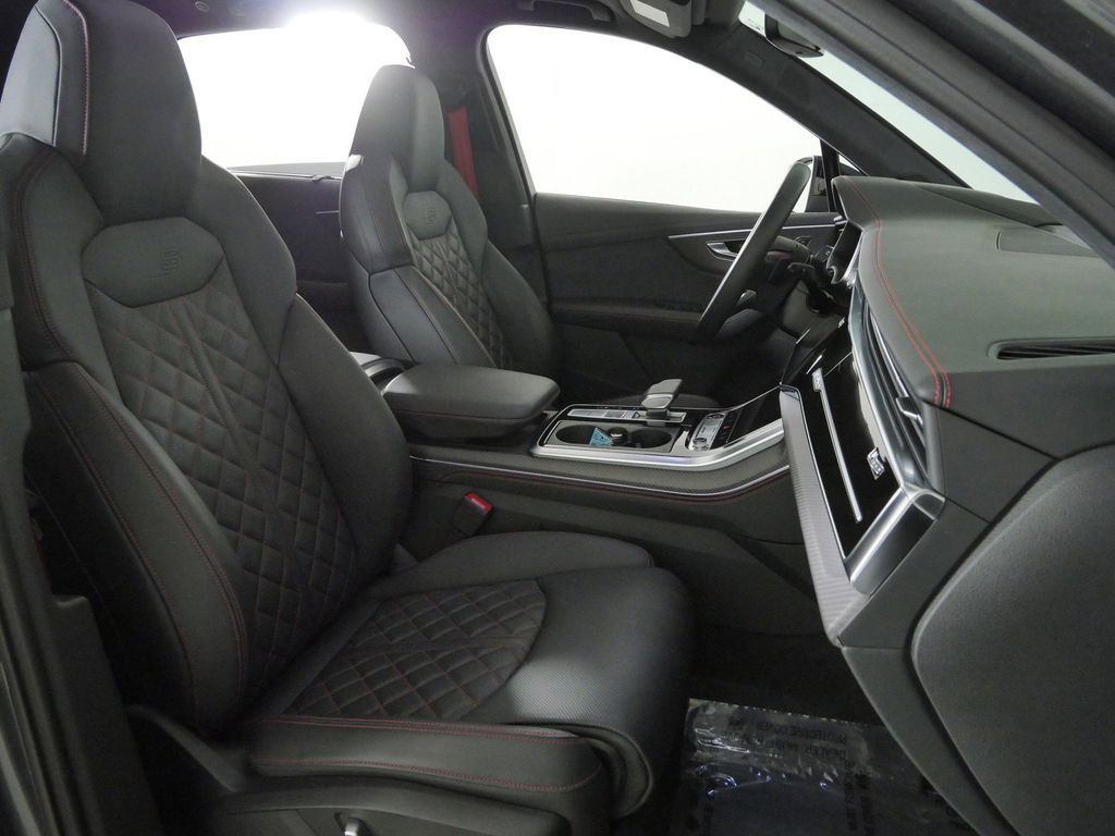 Thumbnail: 2025 Audi SQ7 - 20