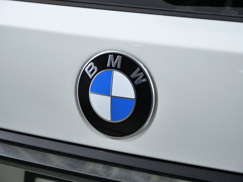 Thumbnail: 2023 BMW X7 - 14