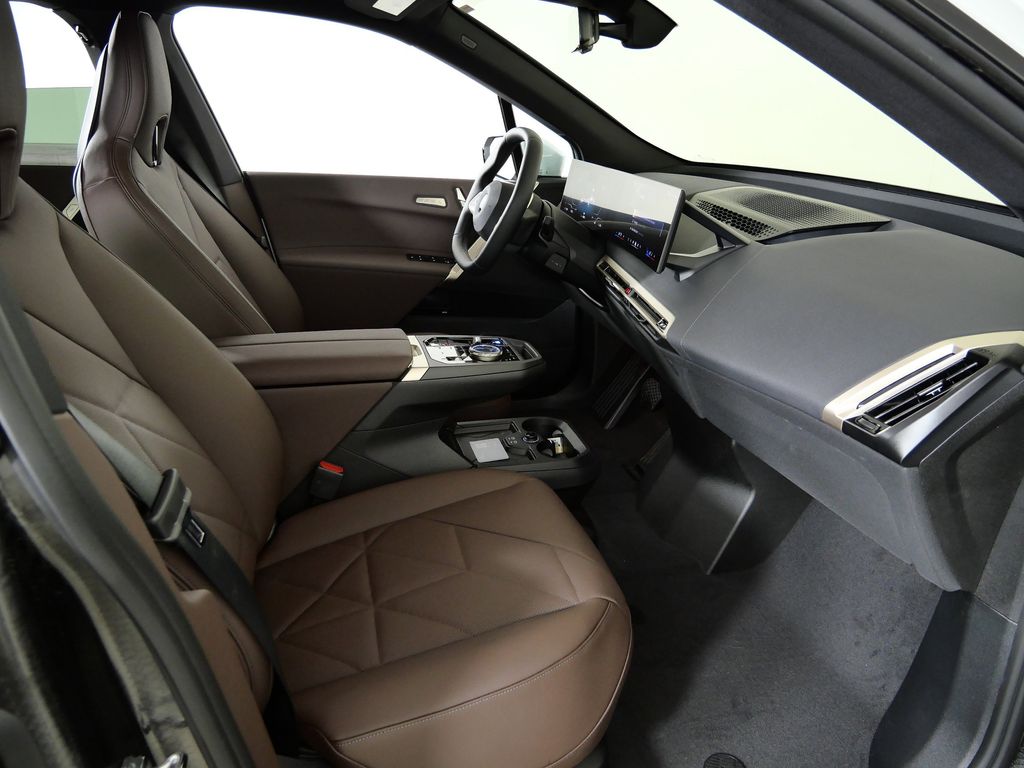 Thumbnail: 2026 BMW iX - 21