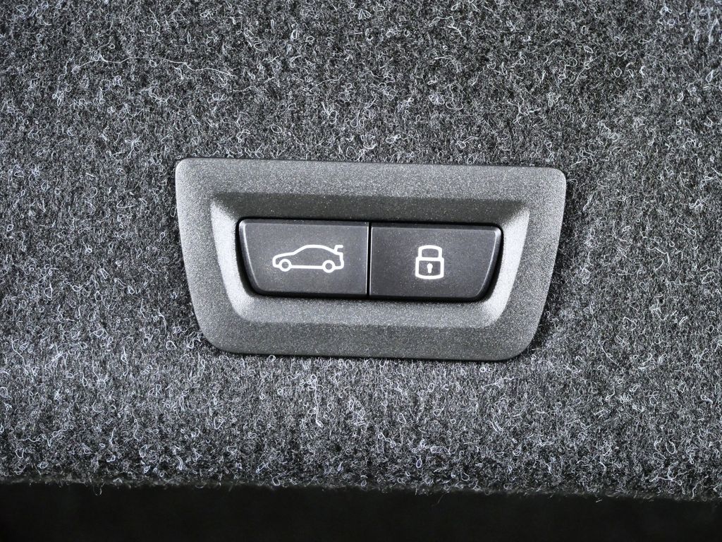 Thumbnail: 2026 BMW M3 - 27