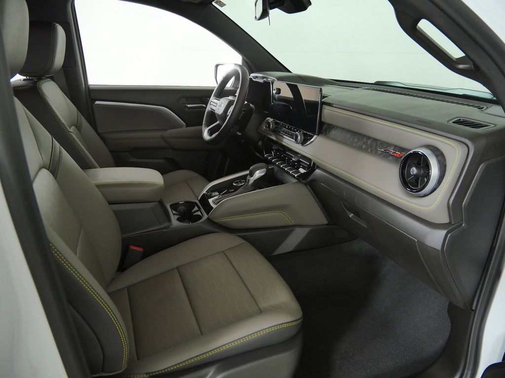 Thumbnail: 2025 Chevrolet Colorado - 20